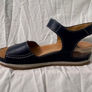 Navy Blue Onfoot Zen Sandals - European Size 39 (Approximately US 8)